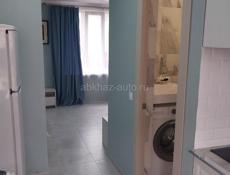 В центре Сухума сдам студию до конца мая