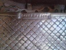 Продою часы с подсвечникоми комлект бронза