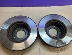 Тормозные диски BMW 5 E39 M54B25 2001 переднее