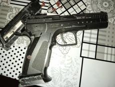 Продам пневматический пистолет срочно 