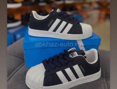 В магазине Империя обуви скидки 