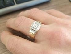 Перстень с бриллиантами