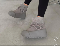 В наличии женская обувь