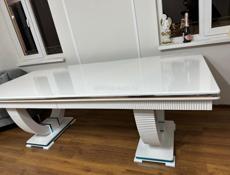 Продаю новый стол 