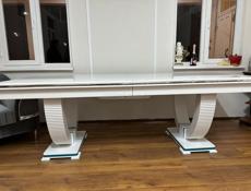 Продаю новый стол 