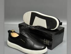 В магазине Империя обуви скидки 