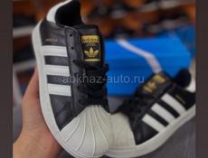 В магазине империя обуви скидки 