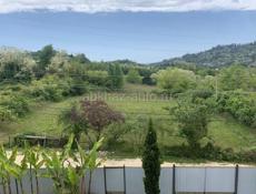 Просторный участок с удобным подъездом в престижном районе