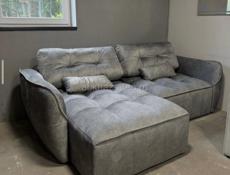 Угловой диван . Доставка есть ! 