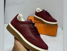 В магазине империя обуви большие скидки