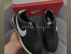 В магазине империя обуви большие скидки