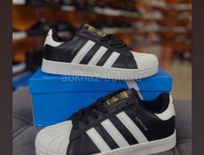 В магазине империя обуви большие скидки