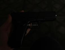 Продаю пистолет обмен присутствует с пистолетом идёт две тыщи пуляк