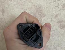 Датчик расхода воздуха новый 