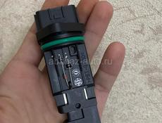 Датчик расхода воздуха новый 