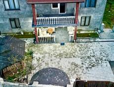 Дом с бассейном 