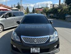 Передняя губа Rojam на Toyota Crown Athlete