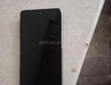 Продаю телефон очень срочно не скрывался ничего в отличном состоянии новый комплекте коробка чехол и зарядка