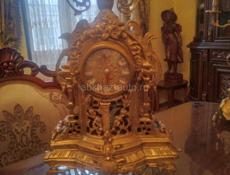 Продю комплект часы и подсвечники можно по одельности продатьь