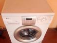 Продам стиральную машинку LG работает в хорошем состоянии 