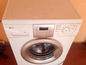 Продам стиральную машинку LG работает в хорошем состоянии 