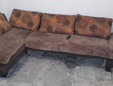 Б у диван в хорошем состоянии 