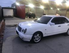 Mercedes-Benz E-Класс