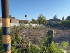 В центре города участок