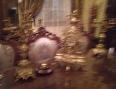 Продою комплект бронзооввые подсвечники часы ручная работа комплект.  