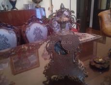 Продою комплект бронзооввые подсвечники часы ручная работа комплект.  