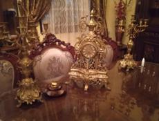 Продою комплект бронзооввые подсвечники часы ручная работа комплект.  