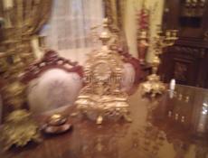 Продою комплект бронзооввые подсвечники часы ручная работа комплект.  