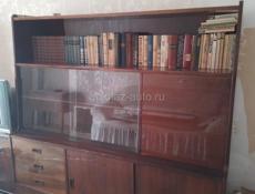 Продается шкаф и серванты