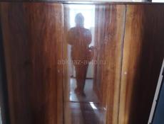 Продается шкаф и серванты