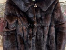 Продается норковая шуба в идеальном состоянии.  Отстегиваются рукава. Имеется капюшон.  Есть кулиска на талии. Хранится в чехле .  35 тыс