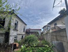 участок с домом 