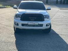 Toyota Sequoia