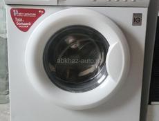 Машинка стиральная 