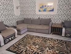 Диван с двумя креслами в хорошем состоянии.Доставка