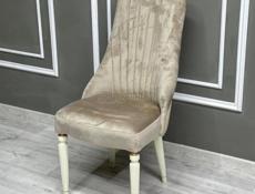 Продам стол и стулья 