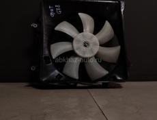 вентилятор радиатора, вероятно, для автомобиля Honda Fit (GE8).