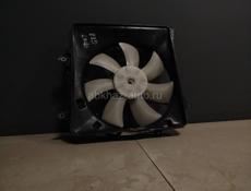 вентилятор радиатора, вероятно, для автомобиля Honda Fit (GE8).