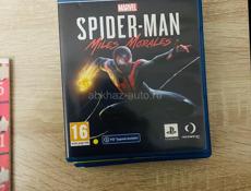 Playstation 4 с играми и двумя джойстиками!