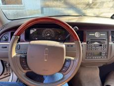 Lincoln Town Car