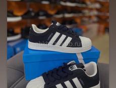 В магазине империя обуви скидки 