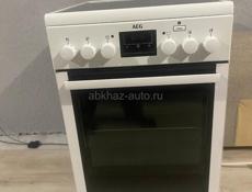 Диван и электрическая плита