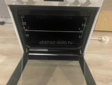 Диван и электрическая плита