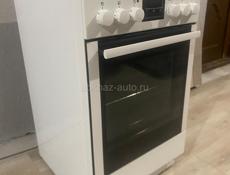 Диван и электрическая плита