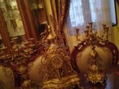 Продою часы с посвечниками бронза  ручная работа