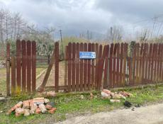 в районе чанба 10 соток срочно или обмен на равностоющию машину  